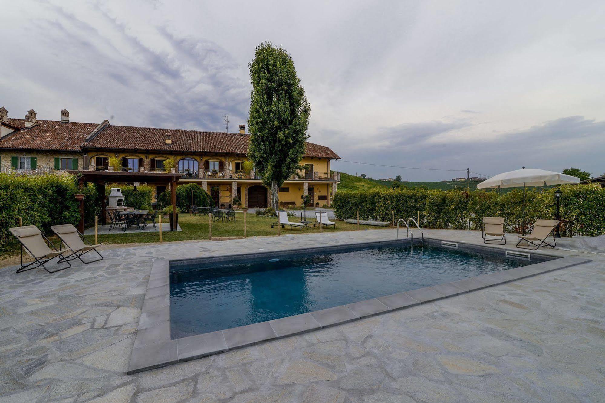 Cascina Rocca - Guest House カスティリオーネ・ファッレット エクステリア 写真
